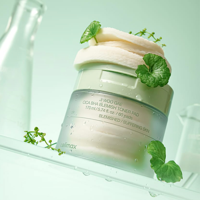Tonique CELIMAX Ji Woo Gae Cica BHA Blemish Toner Pad 60 pads pour peau imparfaite avec ingrédients apaisants naturels.
