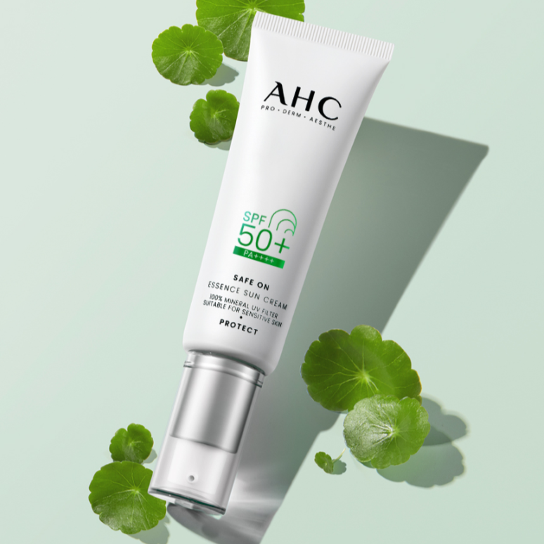 AHC Safe On Essence Sunscreen 50ml avec protection SPF 50+, idéal pour la protection solaire et le soin de la peau.