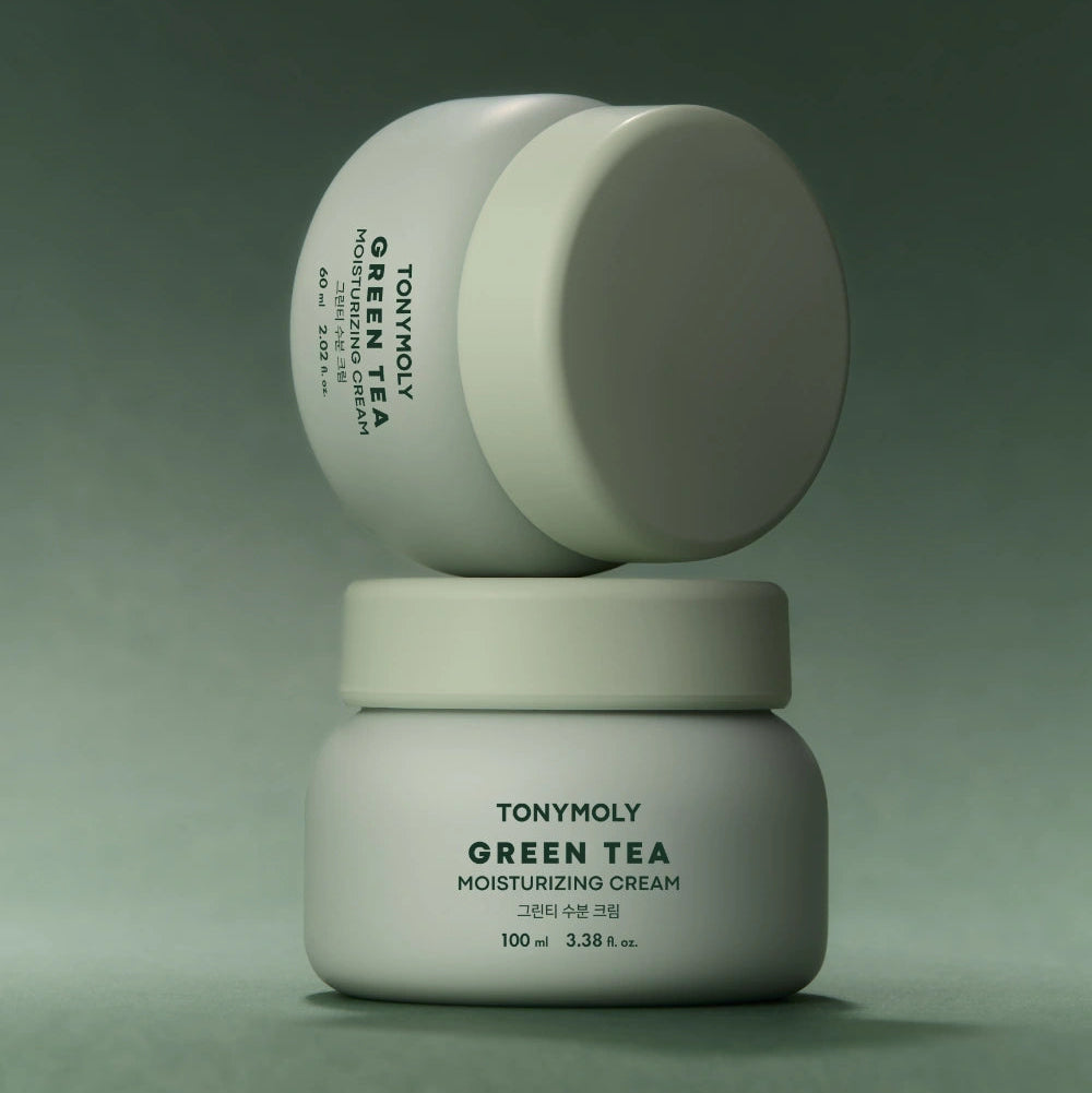TONY MOLY Green Tea Moisture Cream 60ml, crème hydratante Tonymoly en pot vert, fond vert minimaliste.
