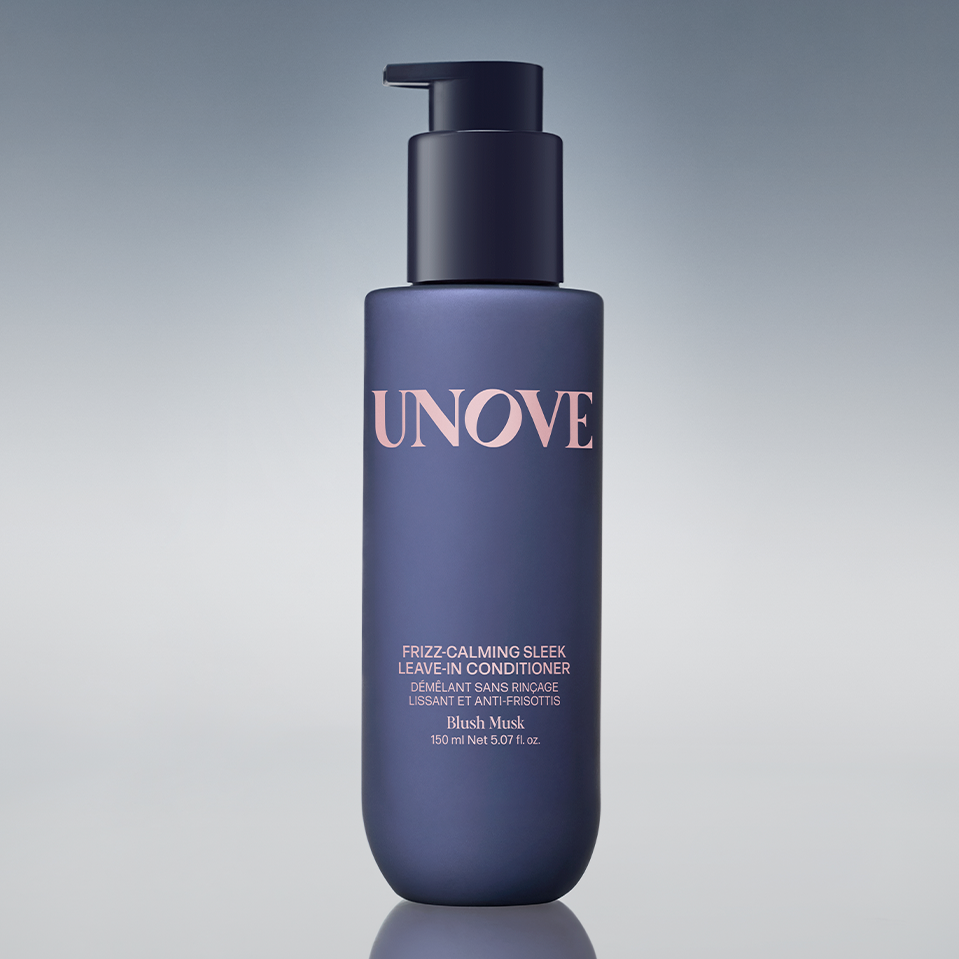 UNOVE Frizz Calming Sleek Leave-In Conditioner 150ml de la marque UNOVE, flacon bleu sur fond clair.