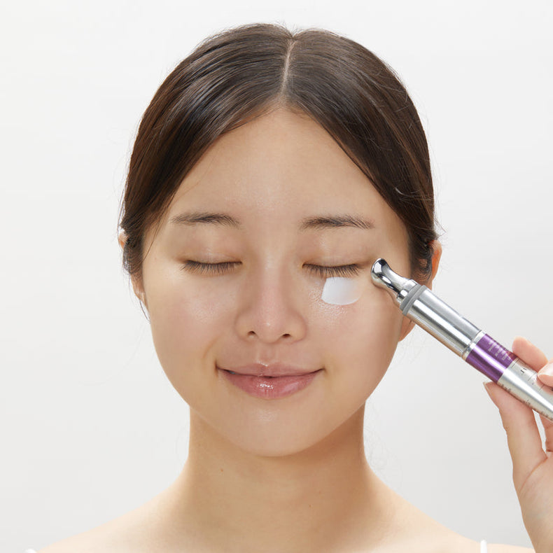 VT COSMETICS Riddle Shot Lifting Vibration Eye Cream 15ml, soin contour des yeux sur femme, crème avec embout vibrant