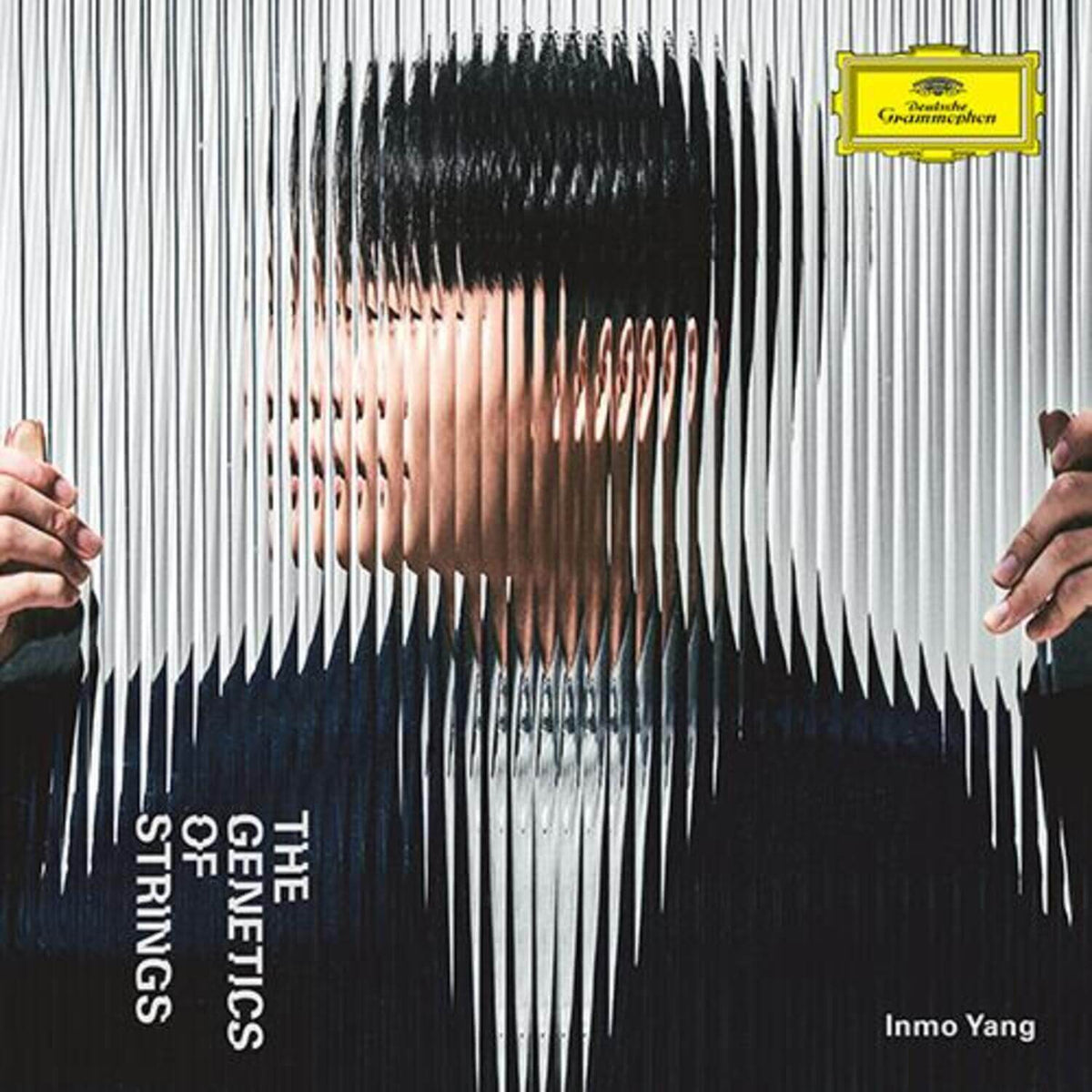 YANG INMO - Album Kpop de YANG INMO, couverture vibrante avec mains et effet visuel graphique noir et blanc
