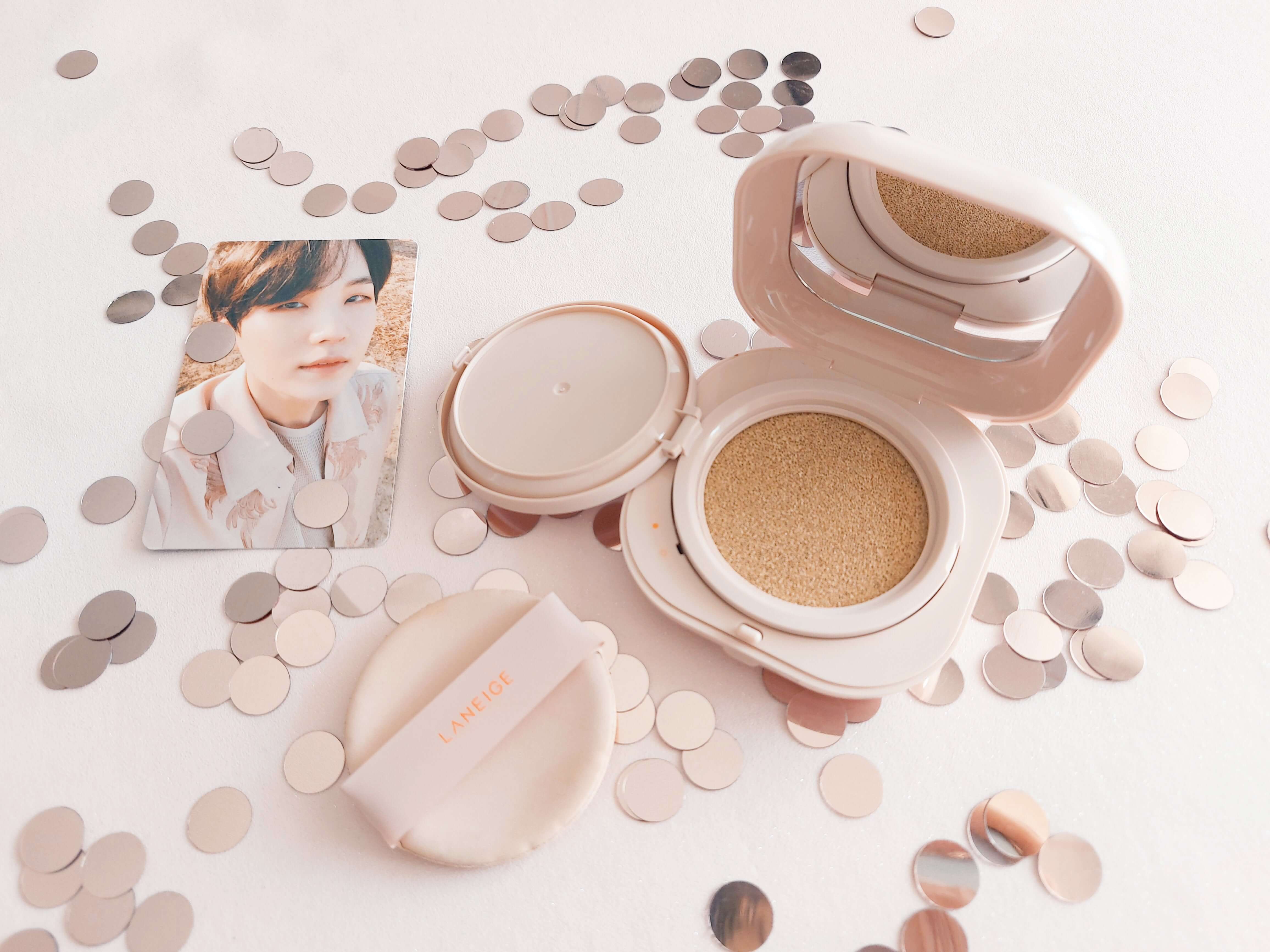 LANEIGE : NEO CUSHION GLOW cushion compact with glowing finish makeup and soft light-reflecting shimmer