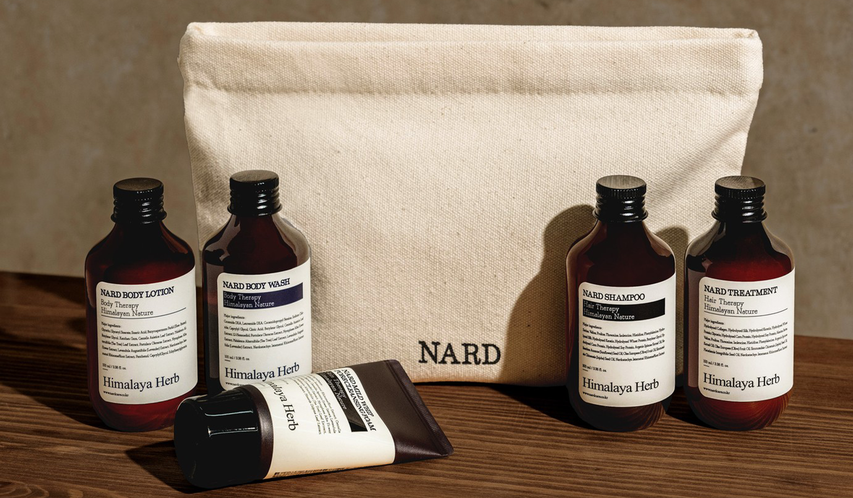 🍃 NARD : La marque coréenne de beauté ancrée dans la nature et la simplicité ✨, gamme skincare Himalaya Herb sur table