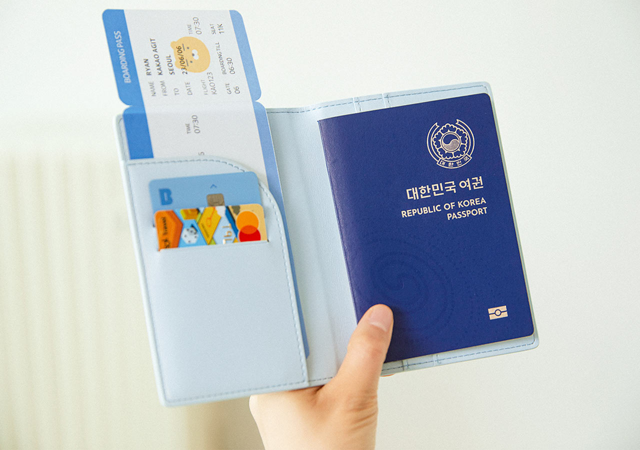 Etui Passeport Petite Apeach - Kakao Friends