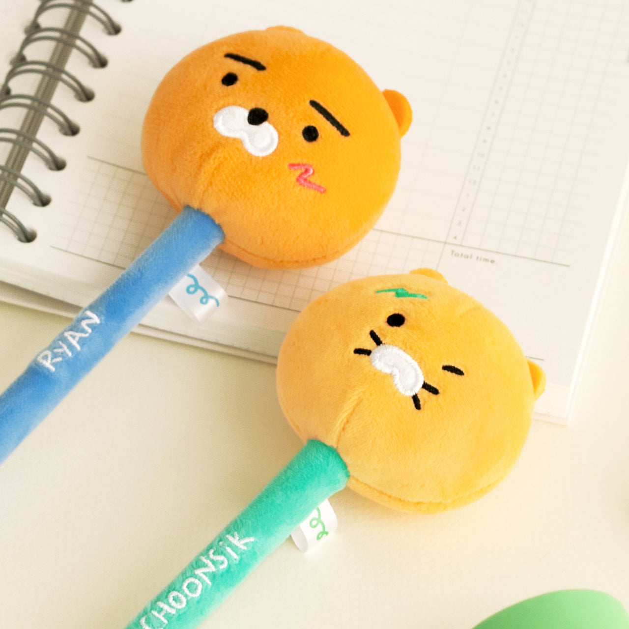 KAKAO FRIENDS - Peluche Stylo Chunsik