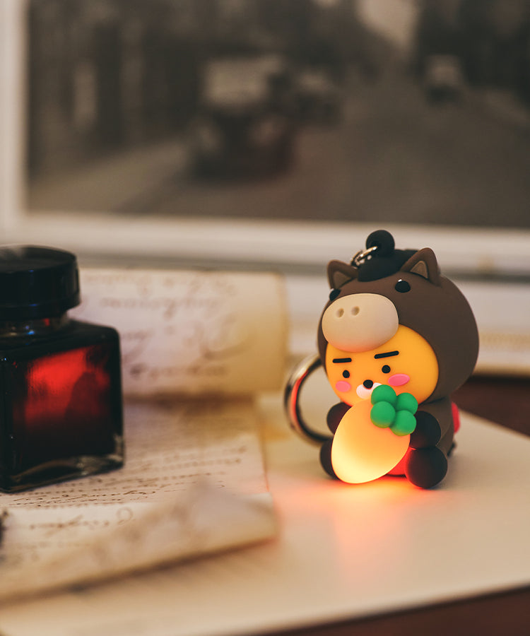 KAKAO FRIENDS - LED Figurine Porte-cles Ryan - Detail 4