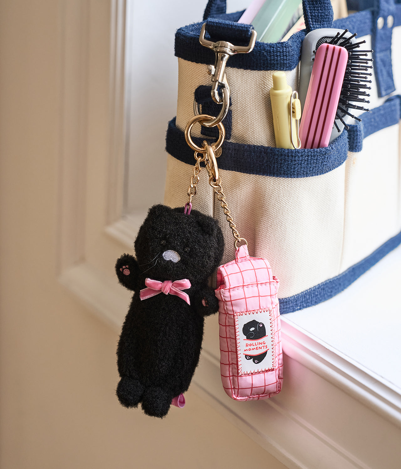 KAKAO FRIENDS - Noir Peluche Baume Levres Porte-cles Chunsik - Detail 5