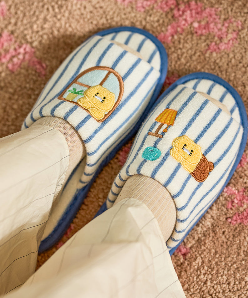 KAKAO FRIENDS - FRIENDAY Pantoufles Chunsik