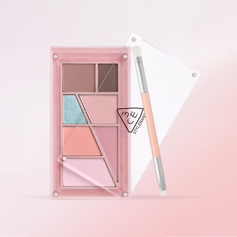 3CE Layer It All Eye Palette 7.5g, palette yeux rose avec pinceau, sur fond pastel, image produit maquillage