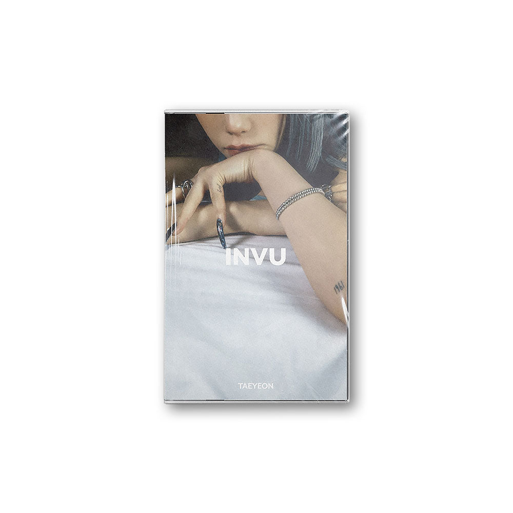 Album INVU de Taeyeon — Version TAPE