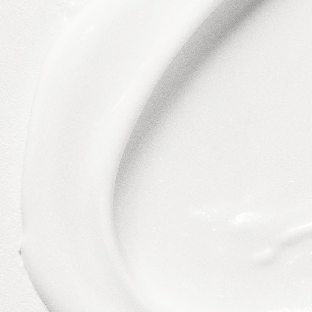 SUELO Volcano Body PPC Cellulite Cream 120ml : crème anti-cellulite sur peau, visuel produit en gros plan, marque SUELO