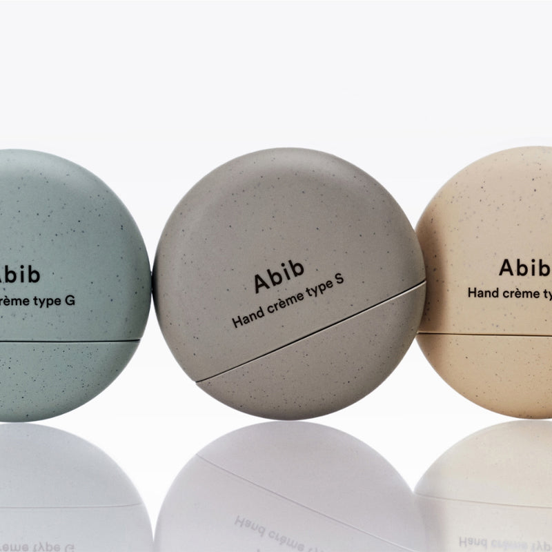 ABIB Hand Cream Type 50ml : trois pots de crème pour les mains ABIB sur fond clair, vue rapprochée.