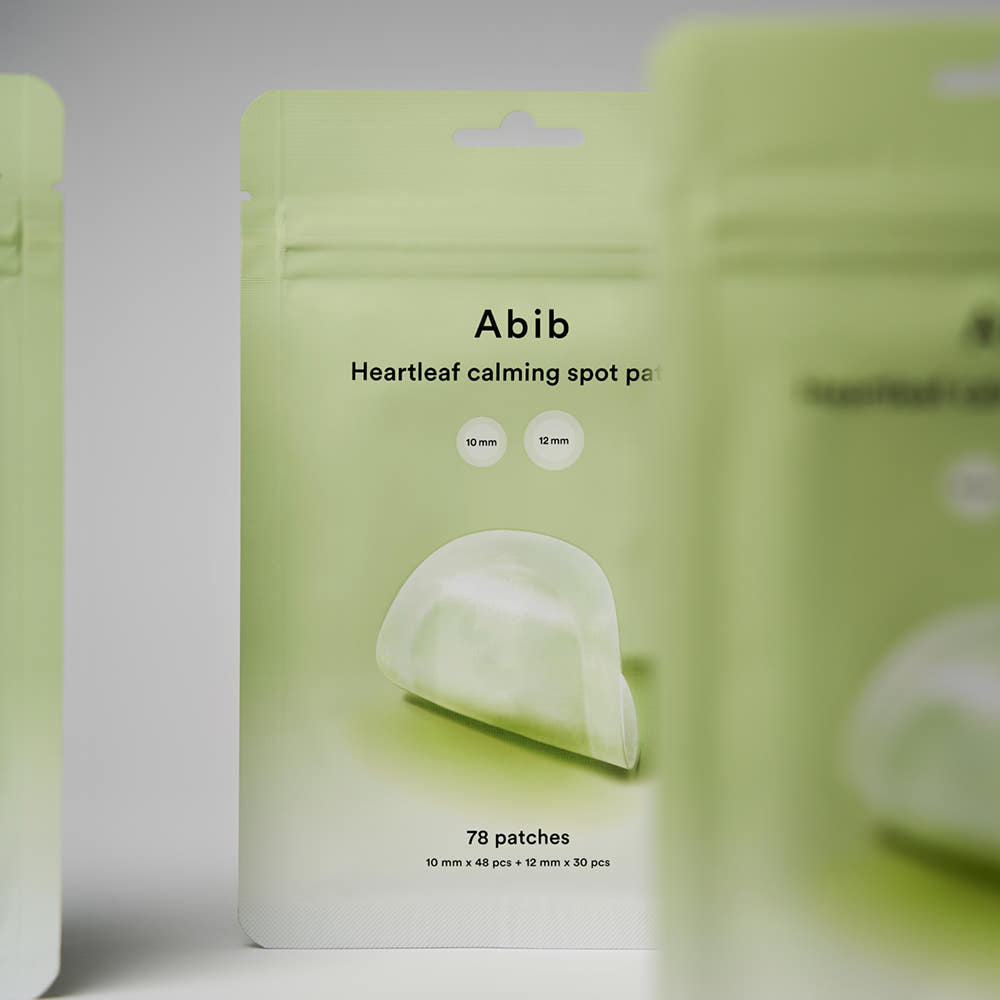 ABIB  Heartleaf Calming Spot Patch 78 Patches, pack vert avec patch, marque ABIB sur fond clair et visuel produit.