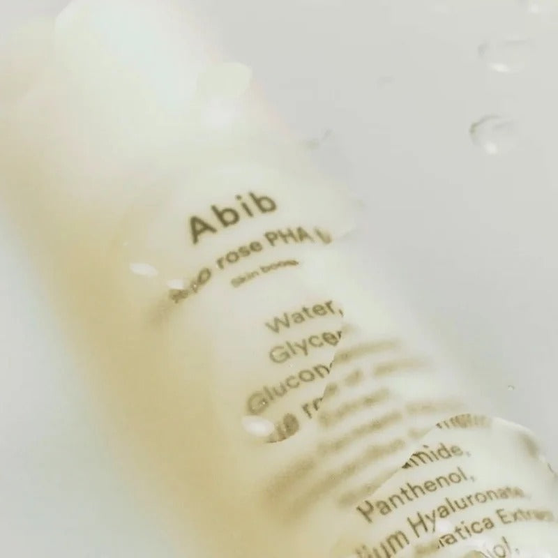 ABIB Jericho Rose PHA Toner Skin Booster 200ml, bouteille ABIB floue sur fond clair, texte produit visible.