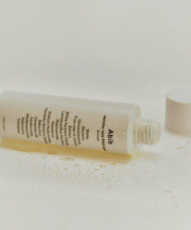 ABIB Jericho Rose PHA Toner Skin Booster 200ml, flacon crème sur fond clair, marque ABIB, contexte cosmétique.