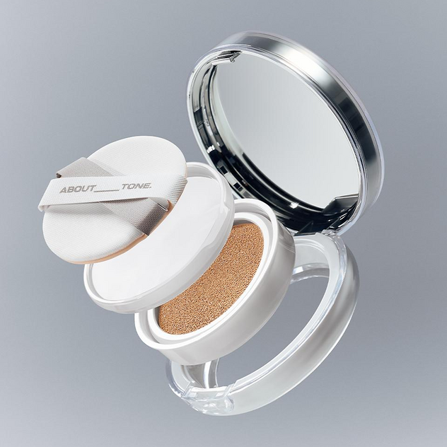 ABOUT TONE Skin Layer Fit Cushion, coussin maquillage en duo ouvert avec miroir, fond clair, produit de la marque ABOUT TONE.