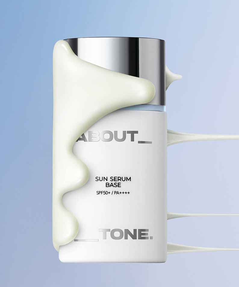 Produit de beauté ABOUT TONE Sun Serum Base 30ml (SPF50+, PA++++), sérum solaire sur fond bleu