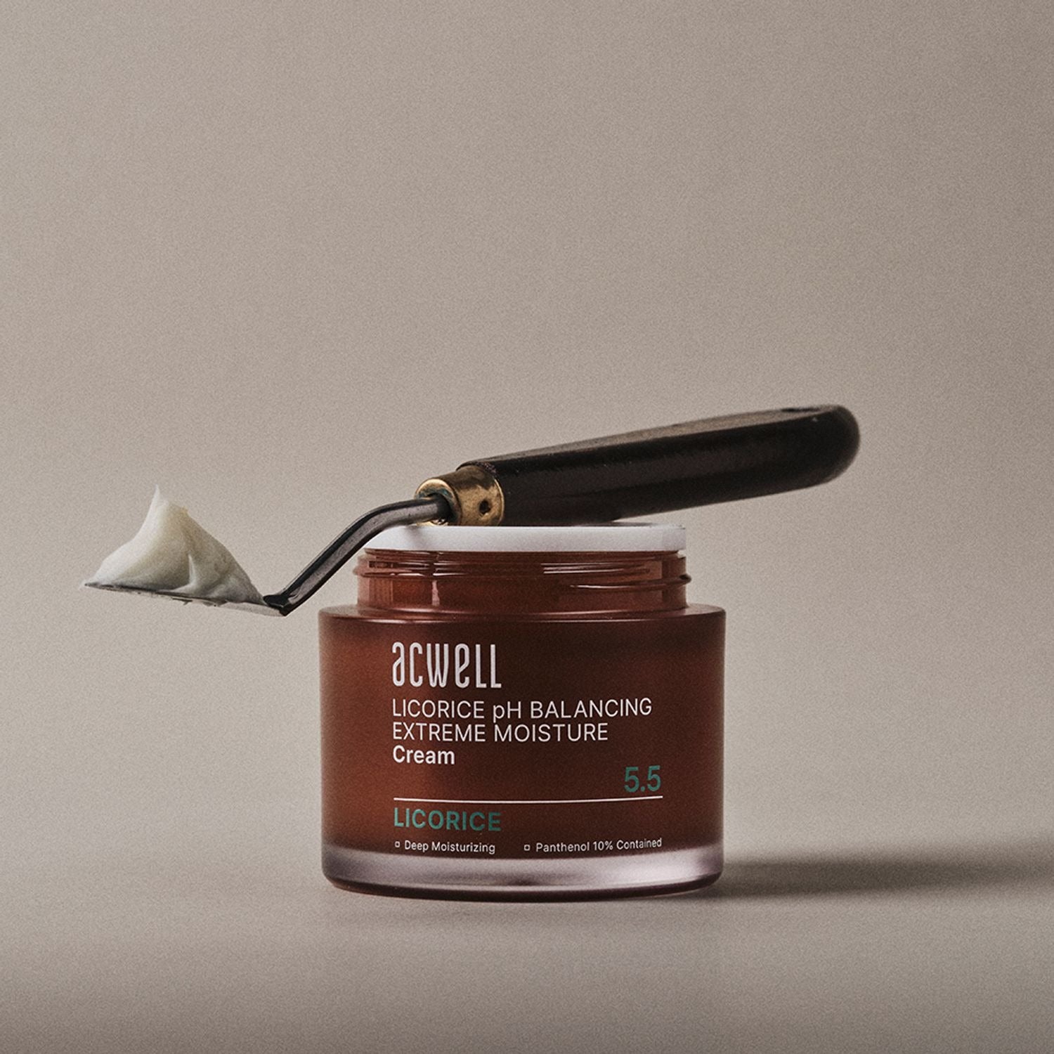 ACWELL Licorice pH Balancing Extreme Moisture Cream 55ml : pot crème à la réglisse, marque ACWELL, contexte visuel skincare