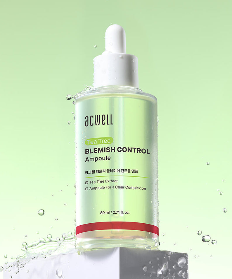 ACWELL Tea Tree Blemish Control PDRN Ampoule 80ml sur fond vert, flacon marque ACWELL, gouttes d’eau, style skincare