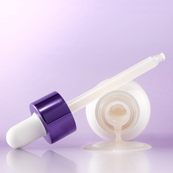 AESTURA Regederm365 Skin Tightening Capsule Serum 30ml, photo produit sur fond violet, marque AESTURA en contexte visuel maquetté
