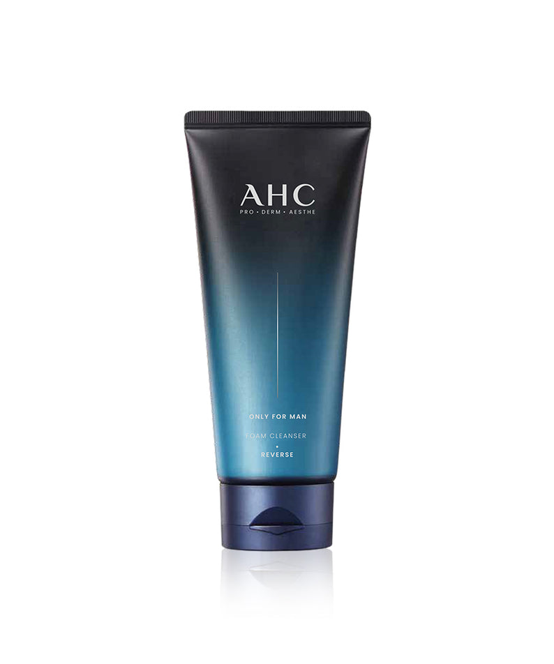 AHC Only For Men Foam Cleanser 140ml, tube noir et bleu sur fond blanc, produit de la marque AHC en photo