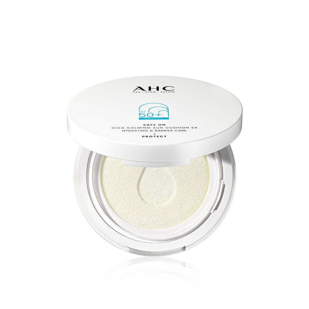 Décris l'image en français en mentionnant le produit, la marque et le contexte visuel : AHC Safe On Cica Calming Sun Cushion 25g