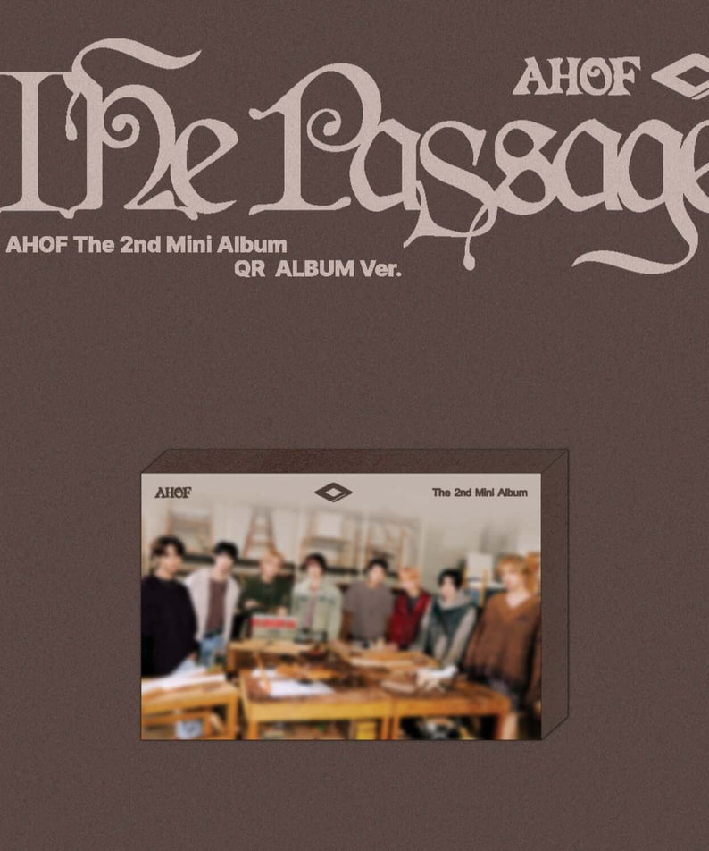 AHOF - The 2nd Mini Album [The Passage] (QR ALBUM Ver.) - Album Kpop : couverture brune avec mini photo, QR.