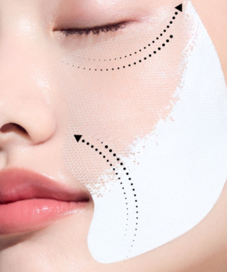 ANUA PDRN Collagen Melting Patch for Glass Skin 4ea, marque ANUA, masque anti-âge sur visage en gros plan, peau lumineuse