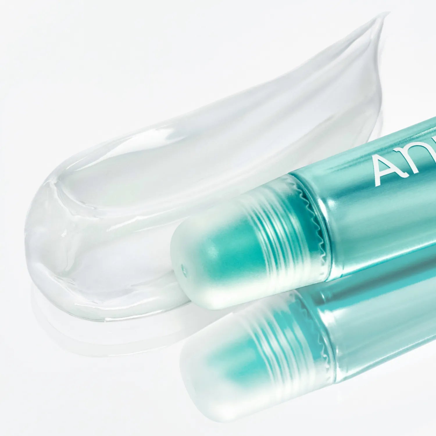 ANUA PDRN Lip Serum de la marque ANUA, en flacon turquoise, photo produit sur fond blanc, gros plan.