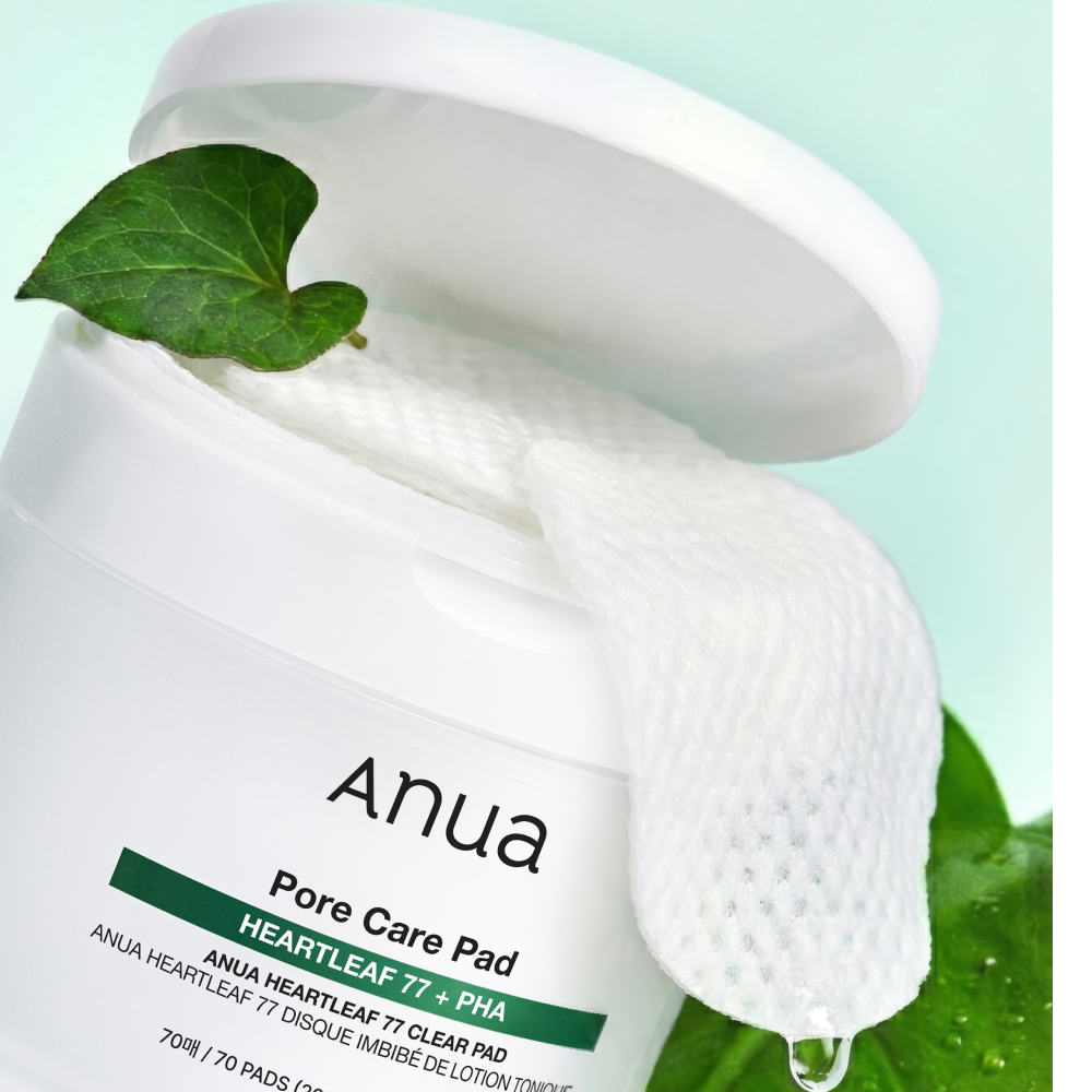 ANUA Heartleaf 77 + PHA Clear Pad 70p 160ml, Anua sur coton et feuille, contexte skincare vert clair