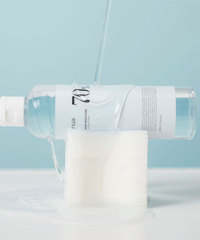 ANUA Birch 70 + Hyaluron Moisture Boosting Toner 250ml : flacon ANUA sur fond bleu, style soins hydratants.