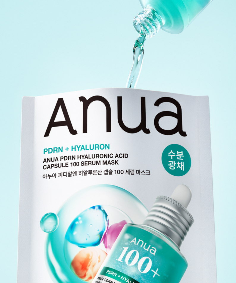 ANUA PDRN Hyaluronic Acid Capsule 100 Serum Mask, sachet et flacon, sérum à l’eau bleue, marque Anua en gros plan.