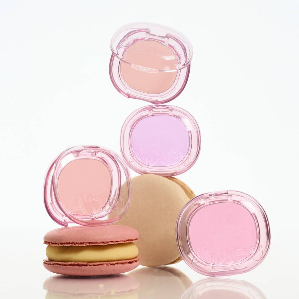 A'PIEU Juicy Pang Pastel Blusher de la marque A'PIEU, boîtiers roses avec fards pastel sur fond blanc