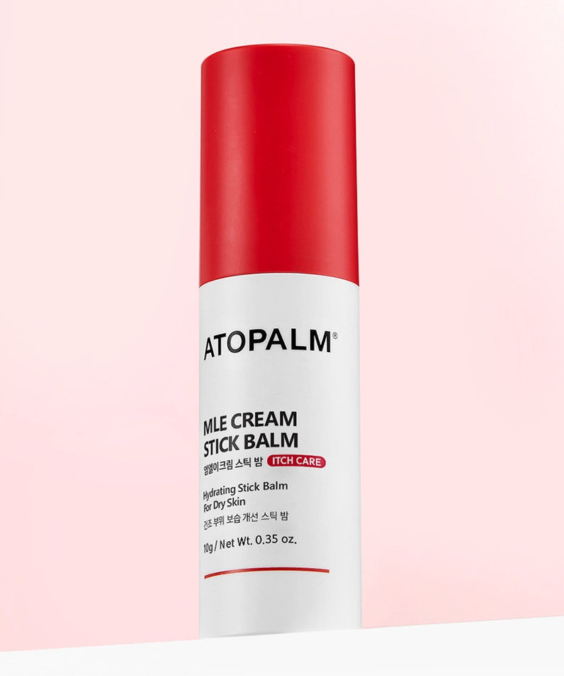 ATOPALM MLE Cream Stick Balm 10g : stick baume rouge sur fond clair, produit de la marque ATOPALM