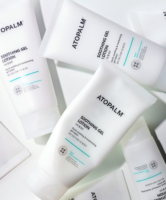 Gamme de produits ATOPALM Soothing Gel Lotion 160ml pour peau apaisée et hydratée, tubes sur fond blanc.