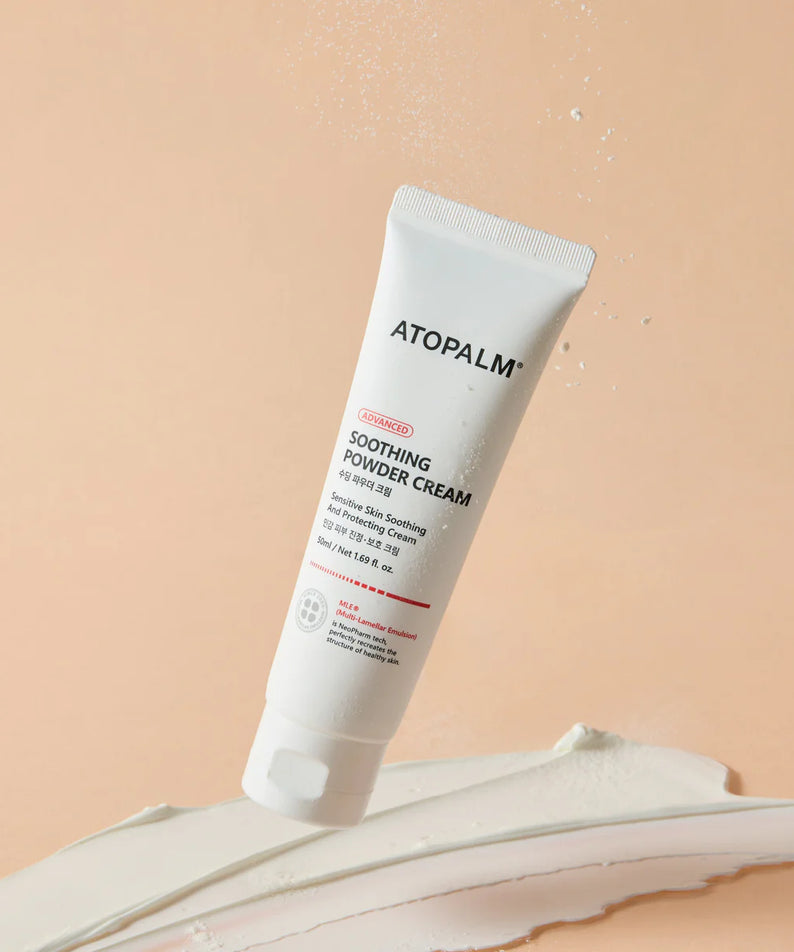 ATOPALM Soothing Powder Cream 50ml crème apaisante hydratante tube 50ml, soin peau sensible, fond beige, produit cosmétique.
