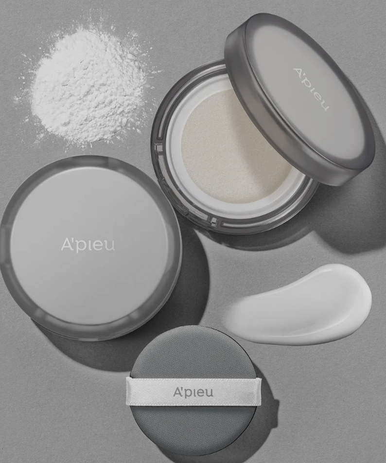 A'PIEU Waterlock Finisher Super Velvet en poudre et crème, maquillage doux pour une finition veloutée.