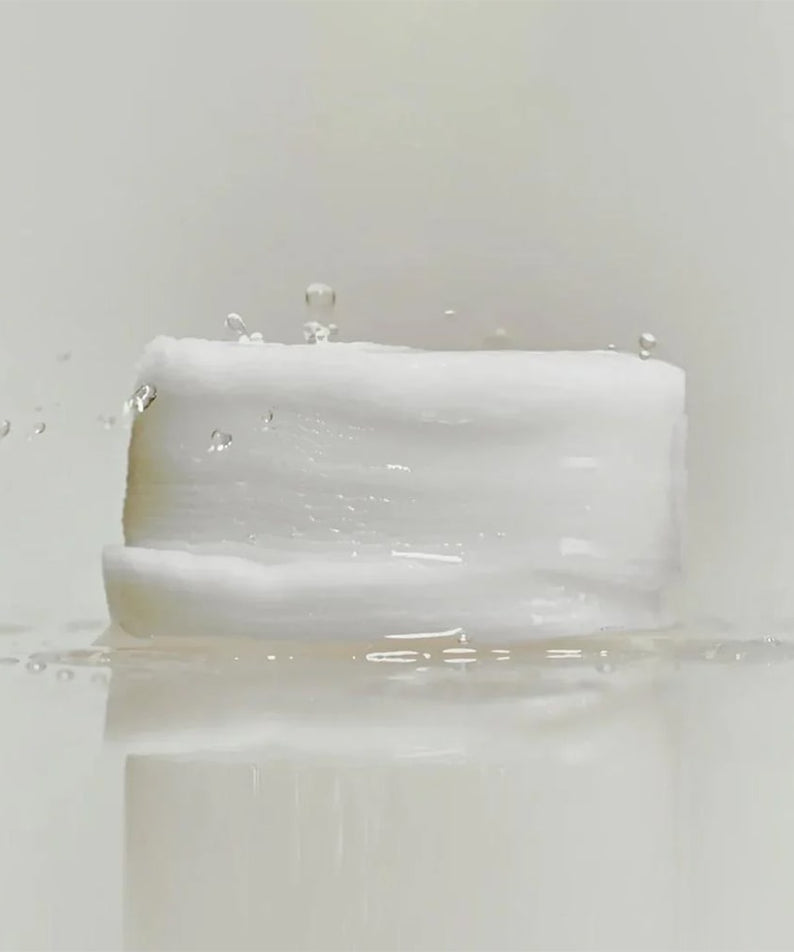 ABIB Jericho Rose Collagen Pad Firming Touch 60 Pads en texture revitalisante capturée en gros plan, révélant l'hydratation.