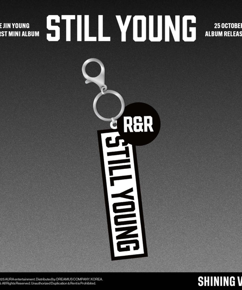 BAE JINYOUNG - 1st Mini Album [STILL YOUNG] (Platform Shining Ver.) - Album Kpop, visuel noir “Shining Ver.”, porte-clés RSR.
