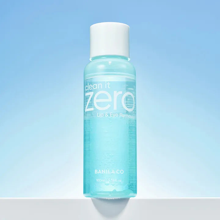 BANILA CO Clean It Zero Lip & Eye Remover 100ml, flacon bleu clair sur fond bleu, marque en évidence