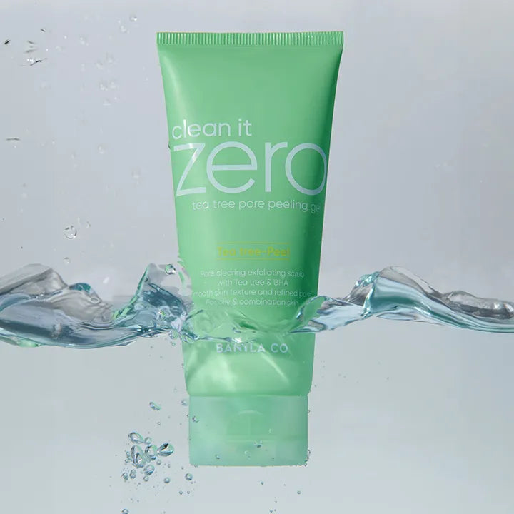 BANILA CO Tea Tree Pore Peeling Gel 200ml de BANILA CO, tube vert sur fond bleu avec eau et bulles