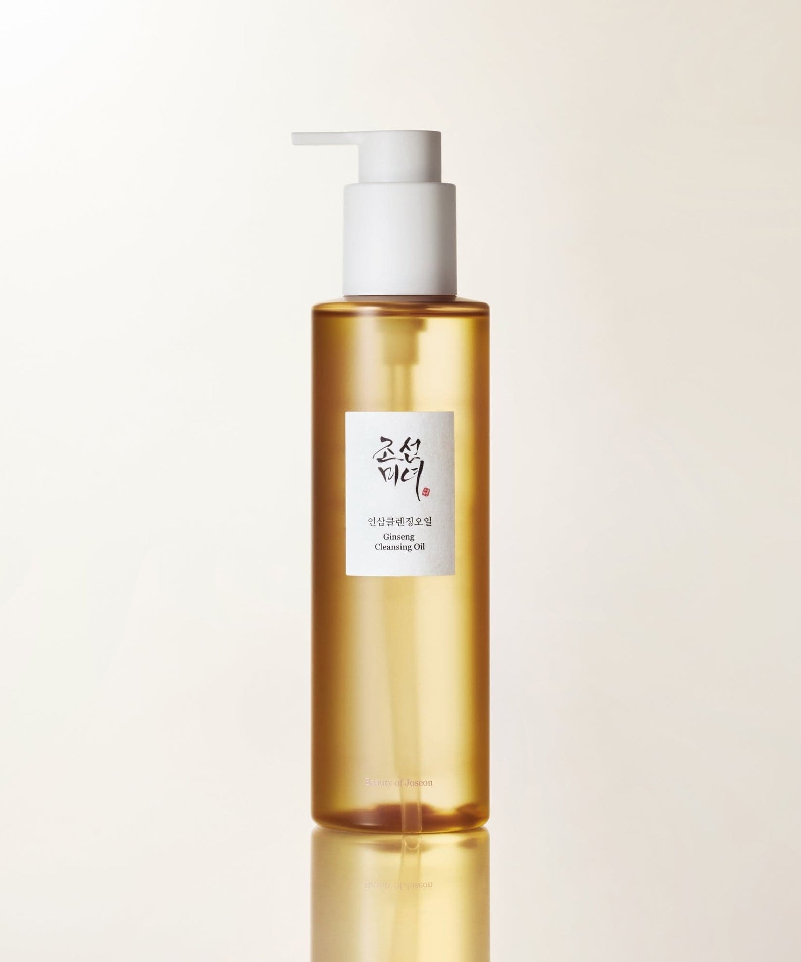 BEAUTY OF JOSEON Ginseng Cleansing Oil 210ml, flacon pompe en verre ambré sur fond clair, marque coréenne, soin visage