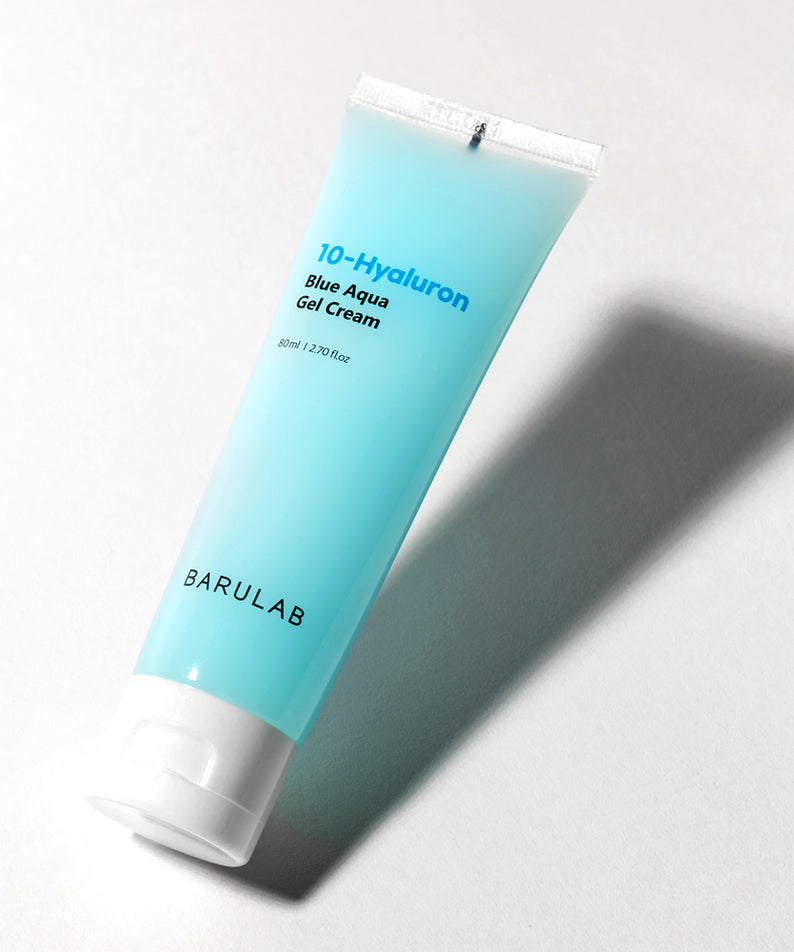 Tube de crème hydratante BARULAB 10-Hyaluronic Acid Blue Aqua Gel Cream sur fond blanc.