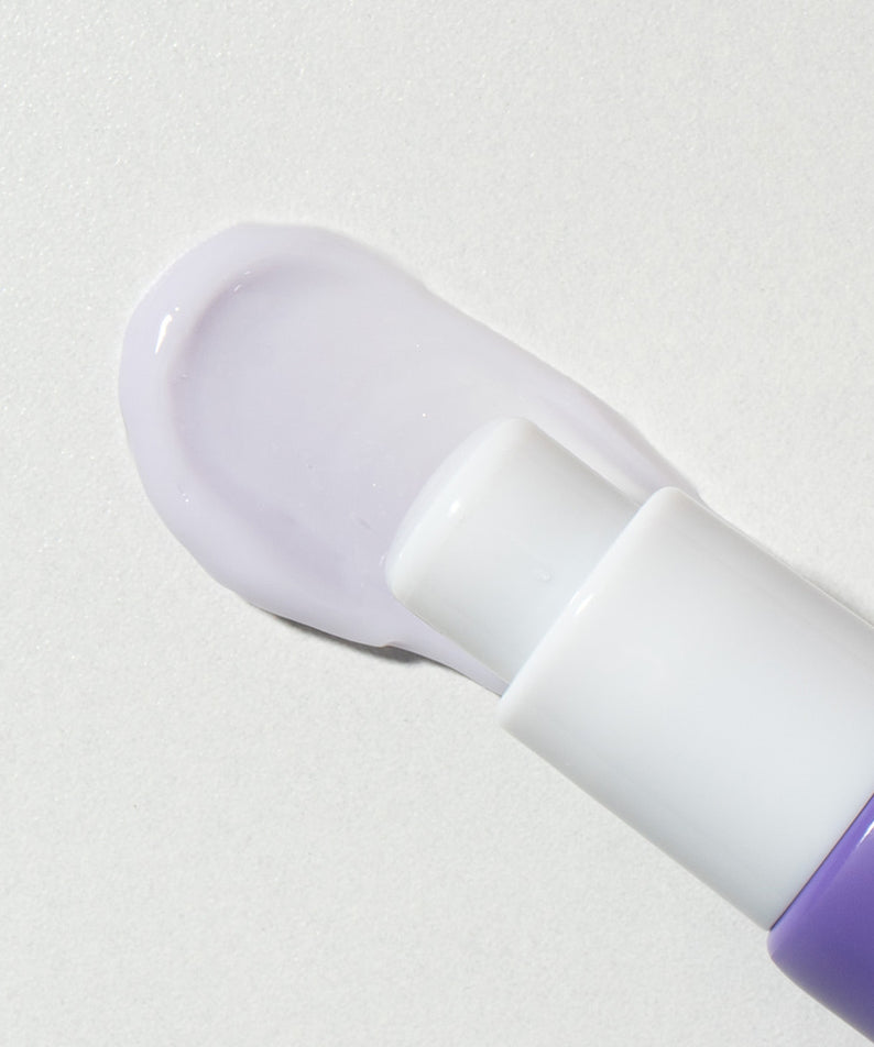 Texture du BARULAB Bakuchiol Peptide Wrinkle Eye Serum 30ml sur fond blanc