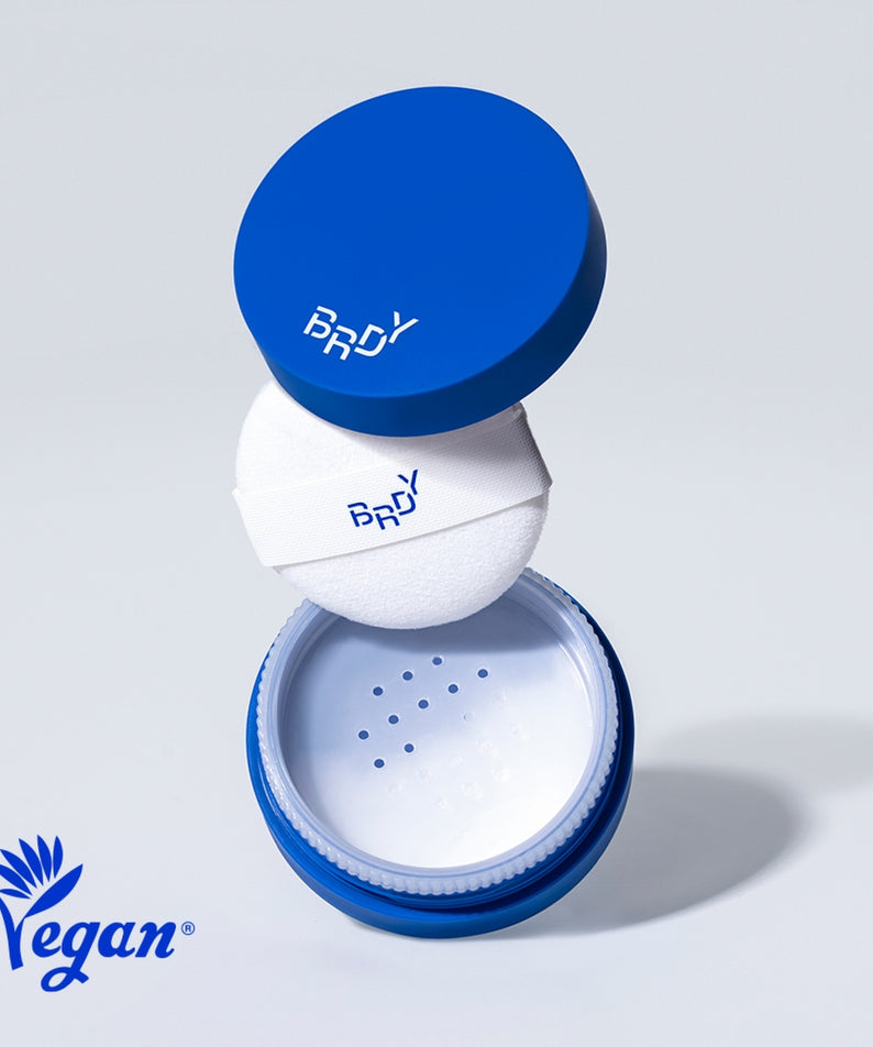Poudre de sebum BE.READY Blue Sebum Powder 7g, boîte ouverte, étiquette vegan visible.