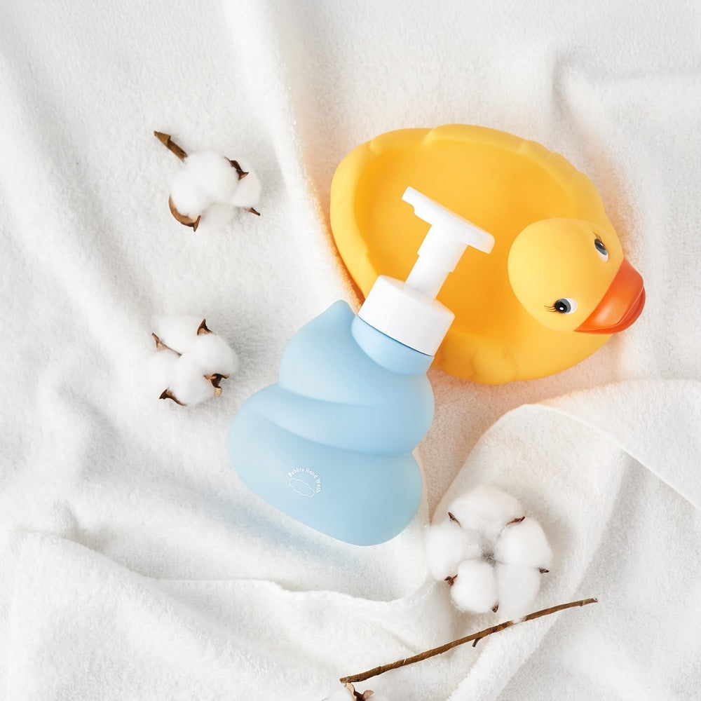 BELLBOY STUDIO Hippong Bubble Hand Wash en bouteille bleue, décor coton et mignon canard jaune sur fond clair