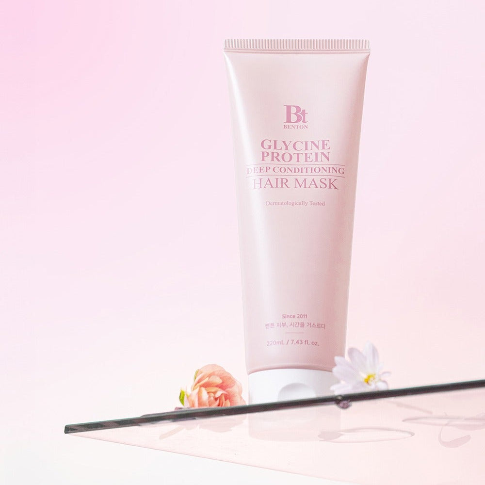 Décris l'image en français en mentionnant le produit, la marque et le contexte visuel : BENTON Glycine Protein Deep Conditioning Hair Mask 220ml