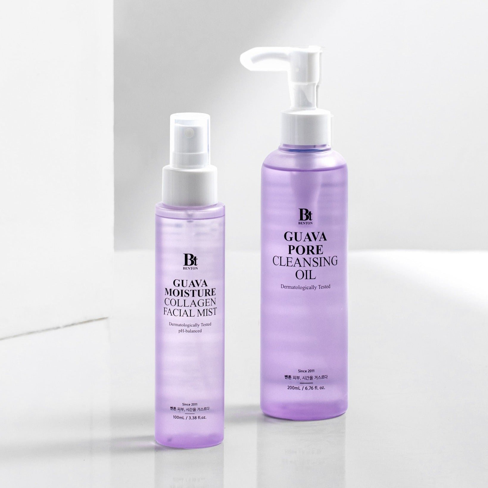 BENTON Guava Hydrating Collagen Mist 100ml, brume collagène à la goyave BENTON en flacons violets sur fond clair