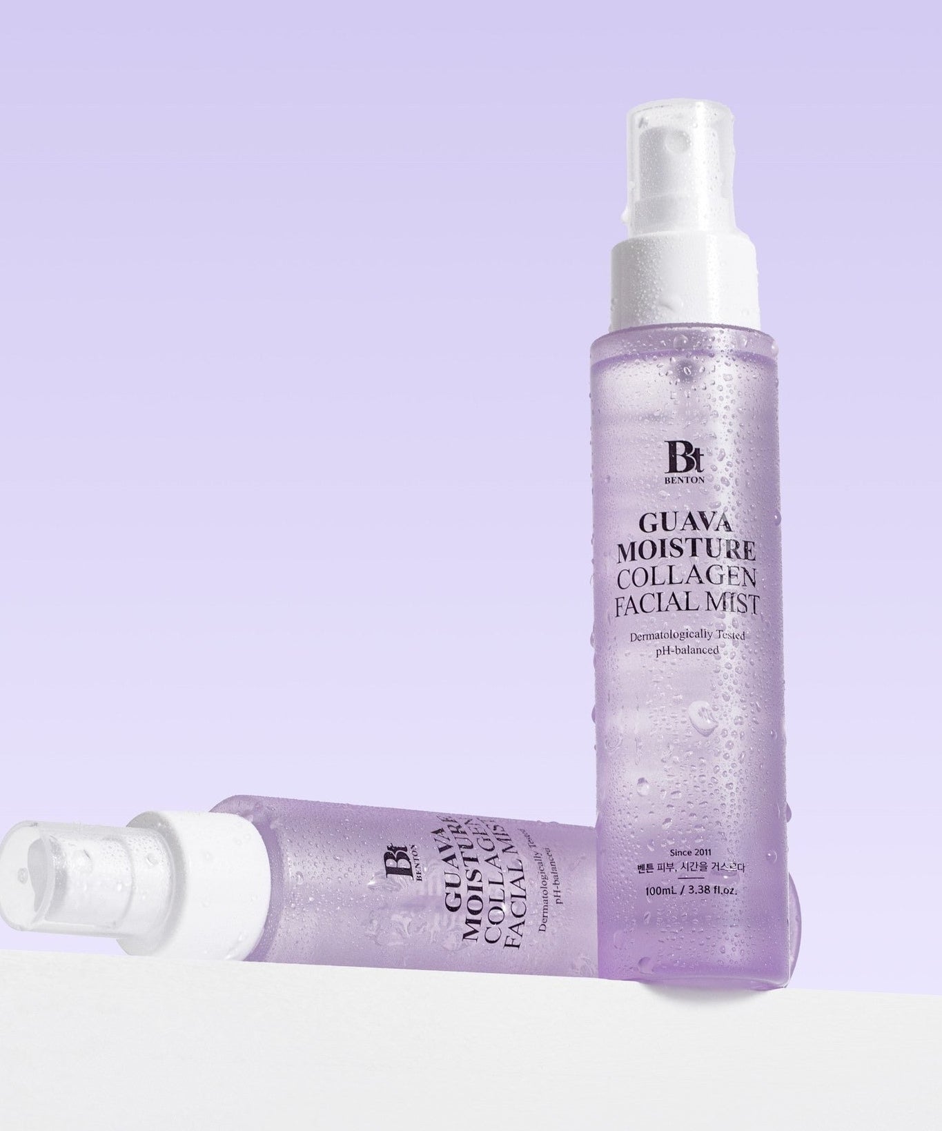 BENTON Guava Hydrating Collagen Mist 100ml, spray hydratant à la guava et collagène sur fond lilas, bouteille BENTON